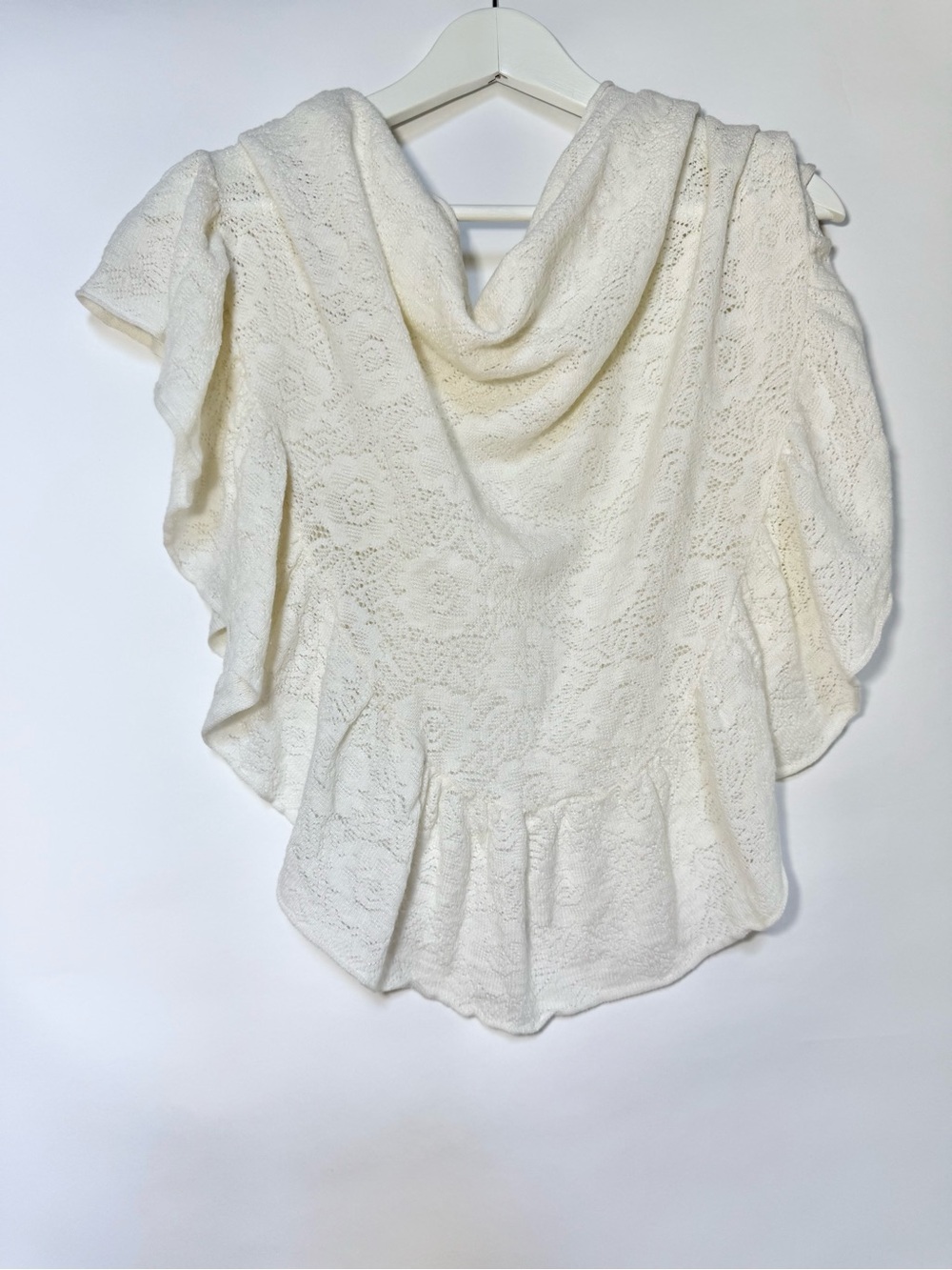 Vintage Cream Knit White Ruffle Shawl Wrap